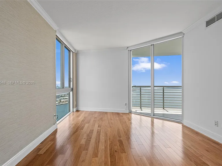 335 Biscayne Blvd #4112 — Photo 51