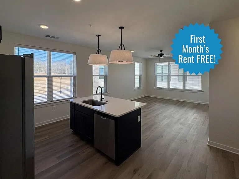 815 Bolivar Dr — Photo 2