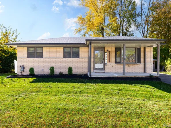 48363 Donahue Dr, Chesterfield, MI 48047