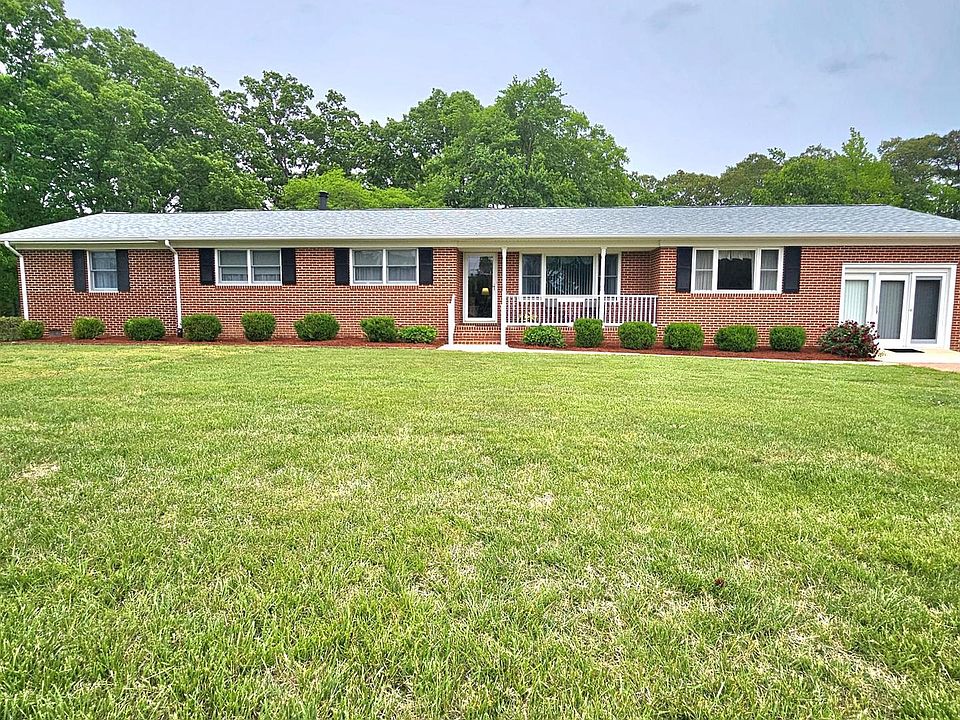 1st image of 20098 Piney Point Rd