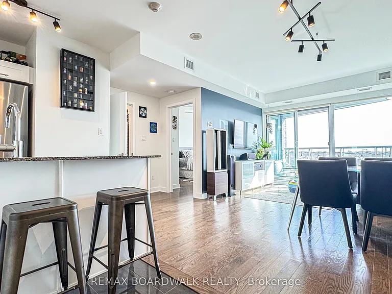 40 Nepean St #1206 — Photo 16