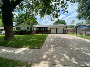 2243 W Columbine Ln, Wichita, KS 67204