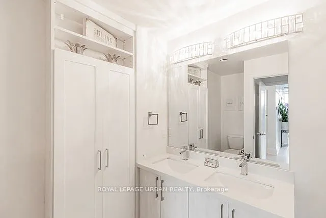 576 Front St W #1514 — Photo 21