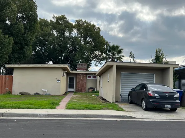 1064 Warkentin St, Kingsburg, CA 93631