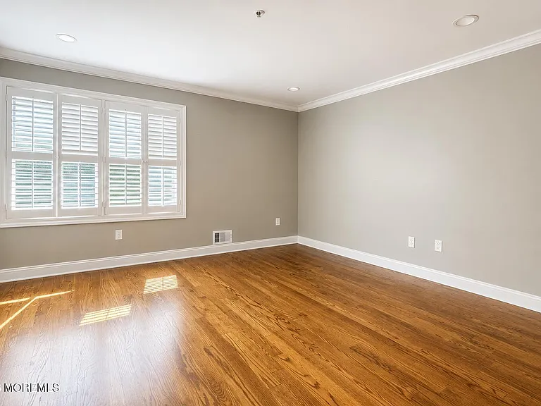 75 E Washington St — Photo 15