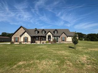 499 Christian Way, Azle, TX 76020