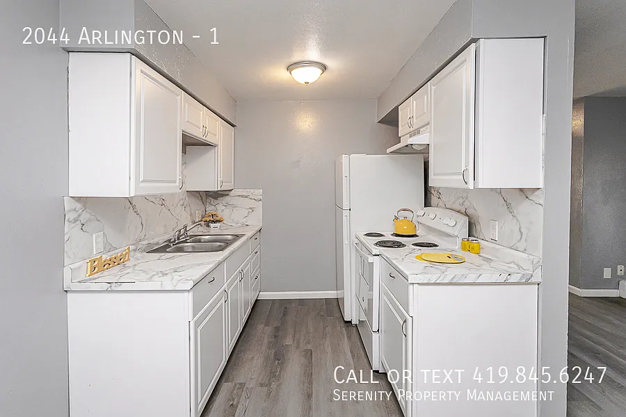 Stay Cool This Summer Garden-Level 2BR w/ Heat & Water Included — Photo 2