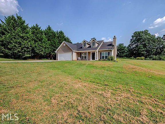 4th image of 135 Cedar Creek Dr