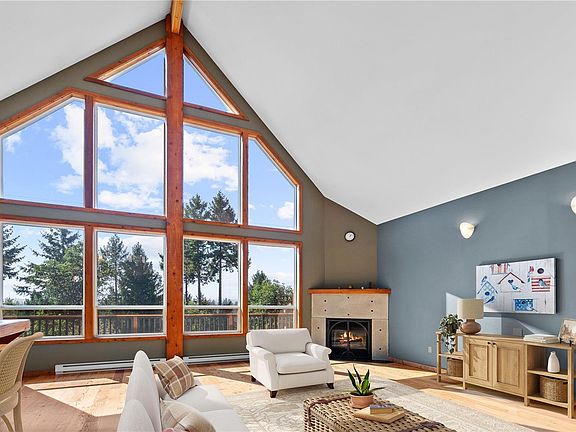 3rd image of 2405 Lindsey Rd