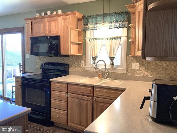 2nd image of 31 McElwee Rd