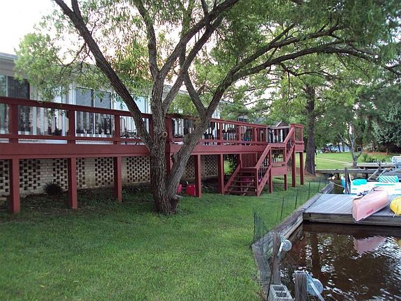 Back w/deck and dock