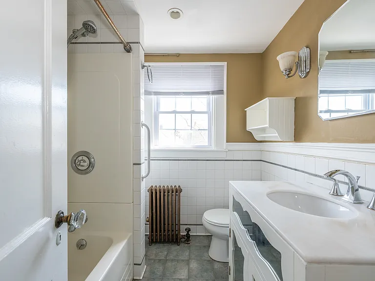 41 Beekman St #3 — Photo 10