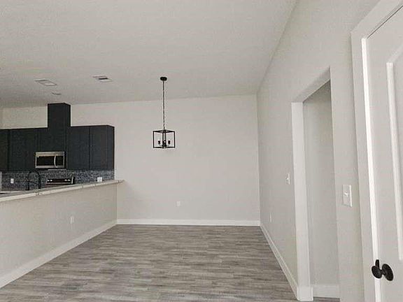 3rd image of 880 Prosper St #B
