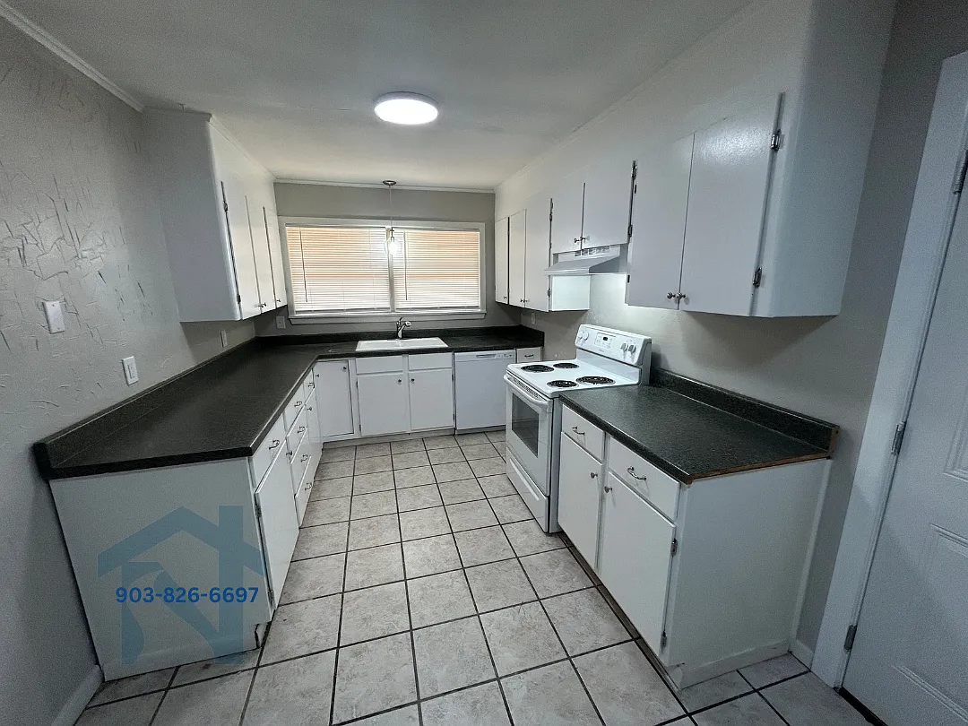 817 Caver Street - 1 — Photo 2
