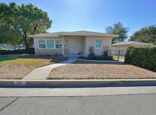 220 E Walnut Ave, Glendora, CA 91741