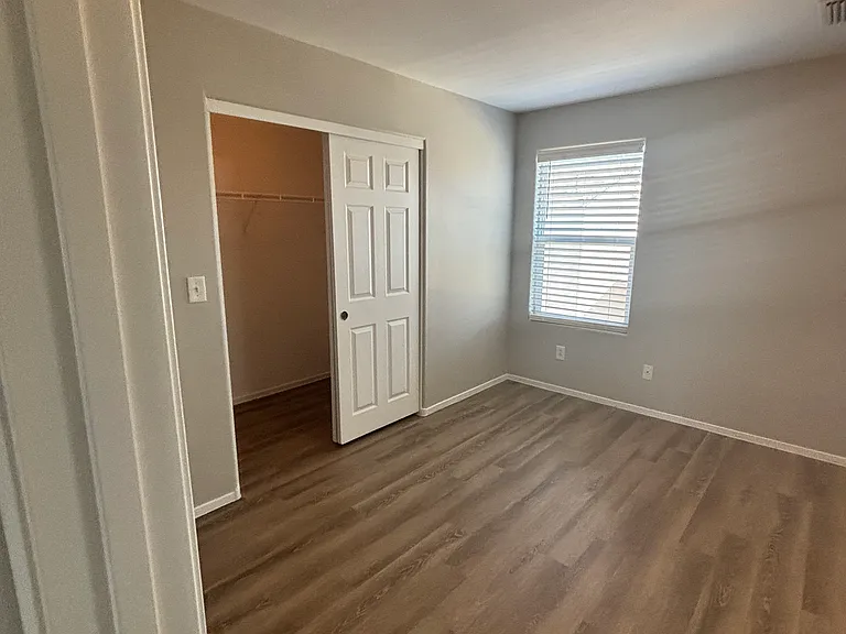 6081 Las Nubes Dr — Photo 8