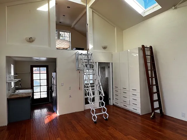 1110 Peralta St — Photo 4