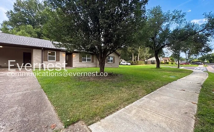 8250 Chesterfield Dr — Photo 23