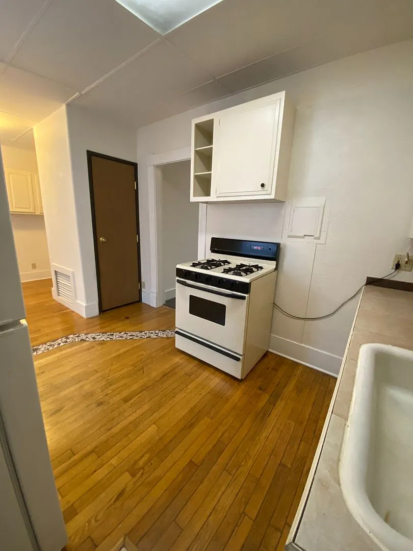 Spacious One Bedroom on the Northside — Photo 2