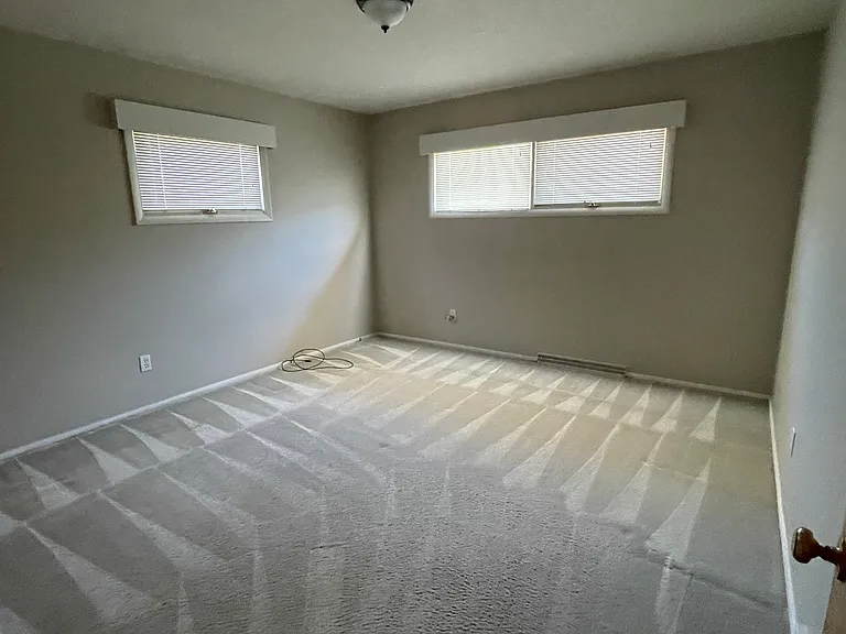 153 Riverview Dr E — Photo 8