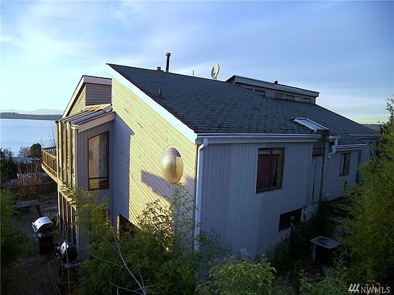 5th image of 10233 NE 59th St