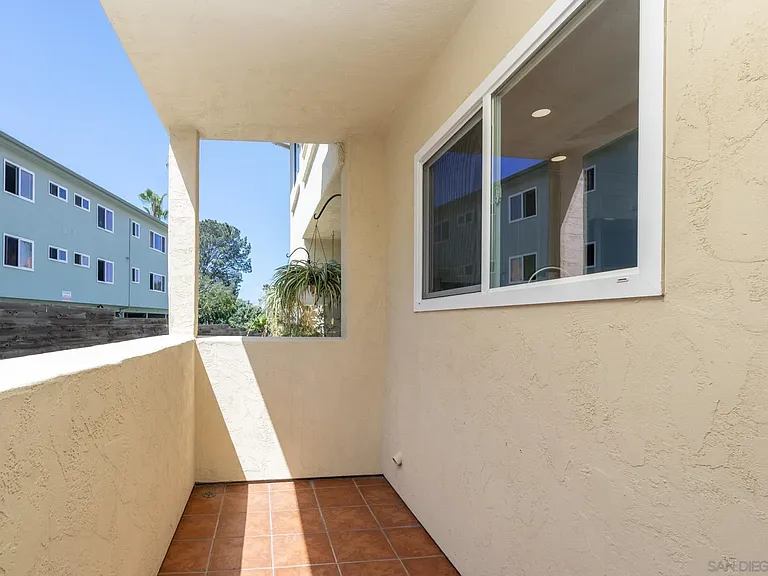 241 S Sierra Ave — Photo 16