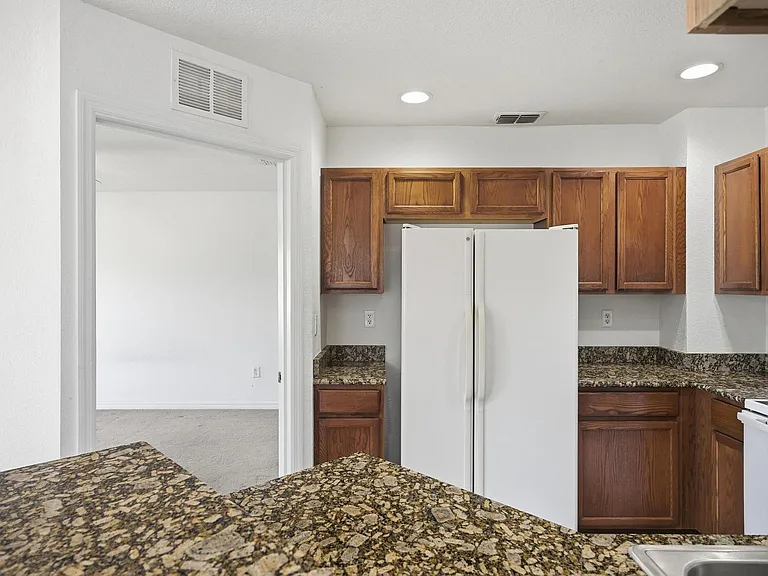 4600 E Moody Blvd #1P — Photo 7