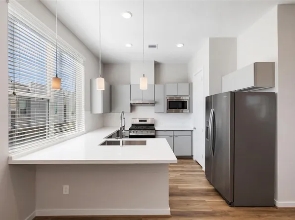 604 Thornton Oaks Ln, Houston, TX