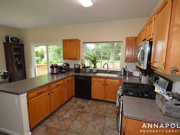 2nd image of 1194 Newchurch Ln