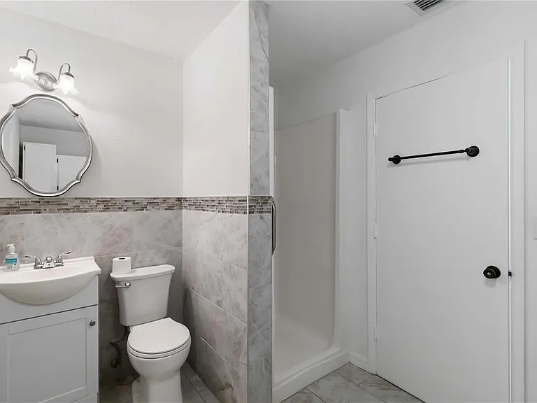 1028 Lillian St — Photo 20