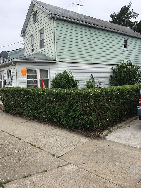 2nd image of 11816 Springfield Blvd