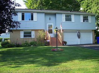 115 Snowberry Cres, Rochester, NY 14606