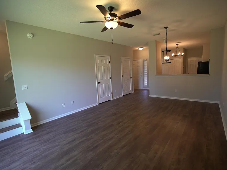 598 Scrub Jay Dr — Photo 3