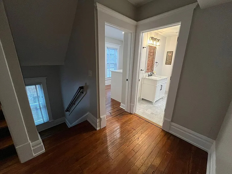 Dennison Ave 866-868 CR — Photo 31