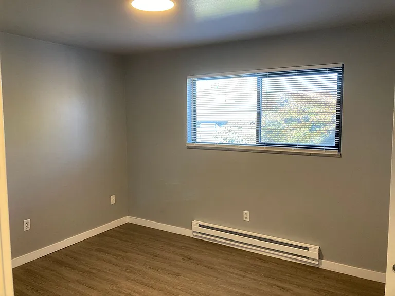 Eagle Court Apartments — Photo 43
