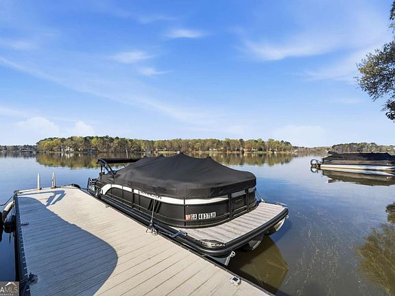 2nd image of 549 Old Phoenix Rd #104