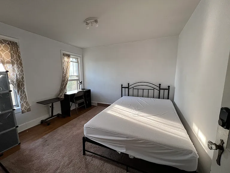 415 Mitchell St — Photo 2