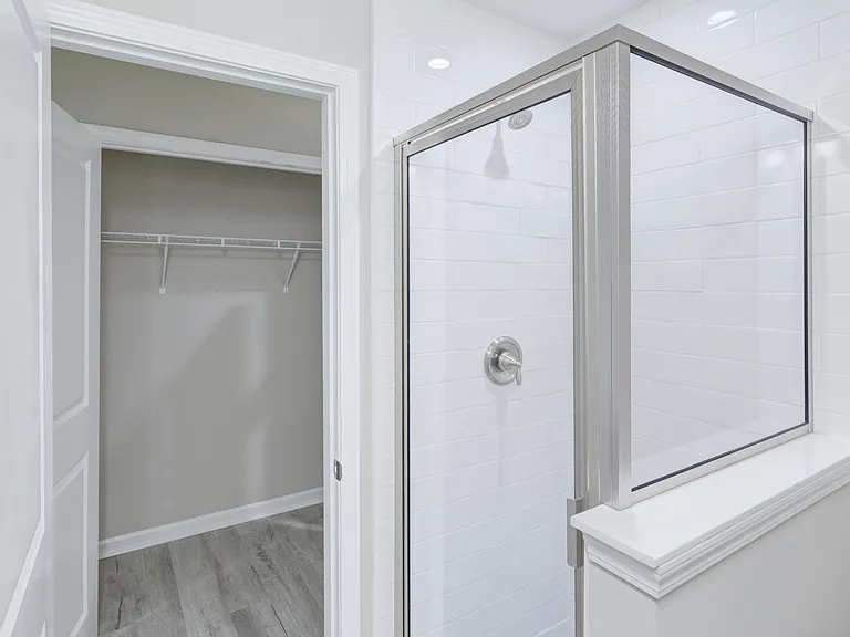 207 Woodlawn St — Photo 26