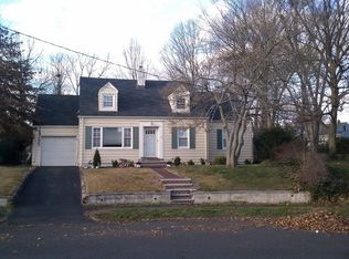 16 Samoset Rd, Cranford, NJ 07016