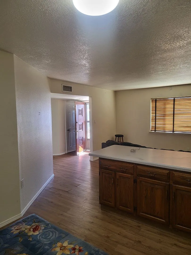 Accessable NE Heights 3/bd 1.75/ba 1300/sf 1/cg — Photo 1