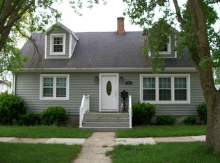 106 River St, Portage, WI 53901