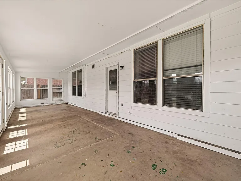 13915 Maleewan Ln — Photo 40
