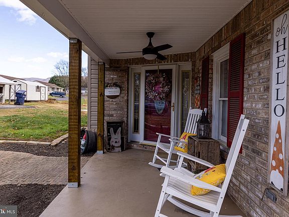 3rd image of 214 Chapel Rd