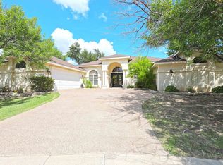 8133 Purtzer Dr, Laredo, TX 78045