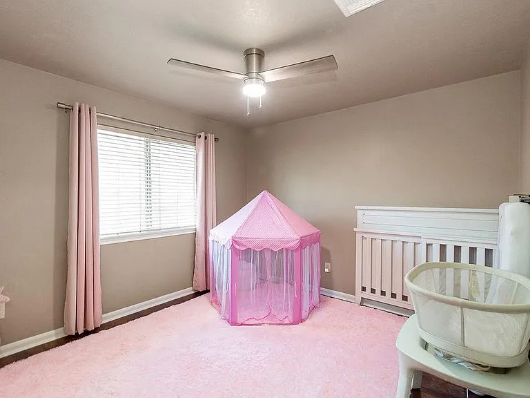 222 Doncaster St — Photo 22