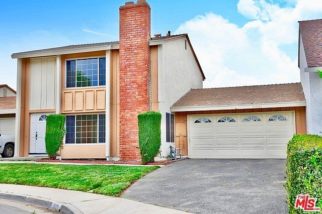 1st image of 2621 Lakemoor Pl
