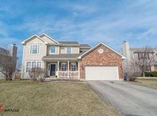 1403 Creekside Cir, Minooka, IL 60447