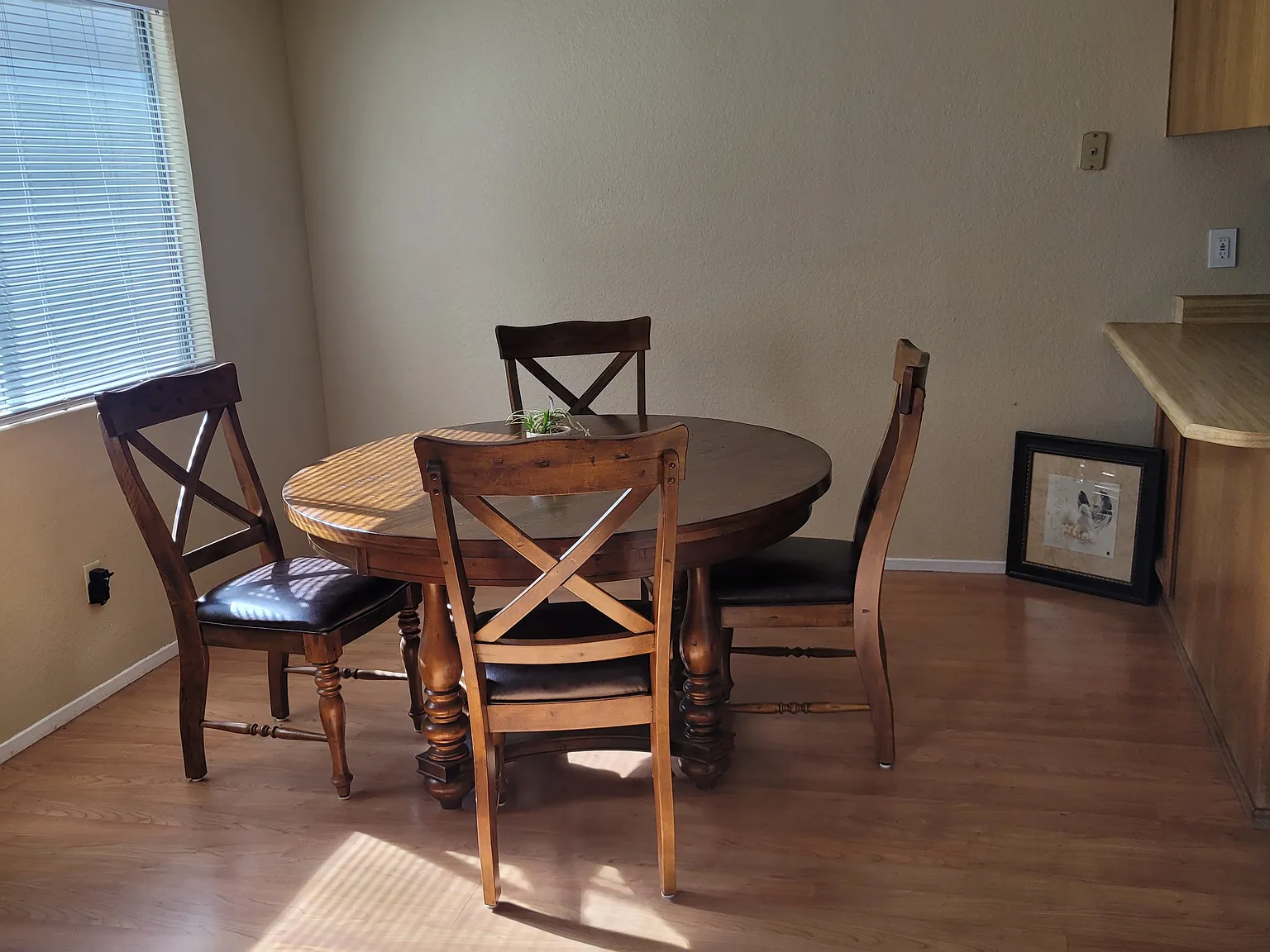 2 bed, 1.5 bath, 1100 sqft, $2,300 — Photo 3