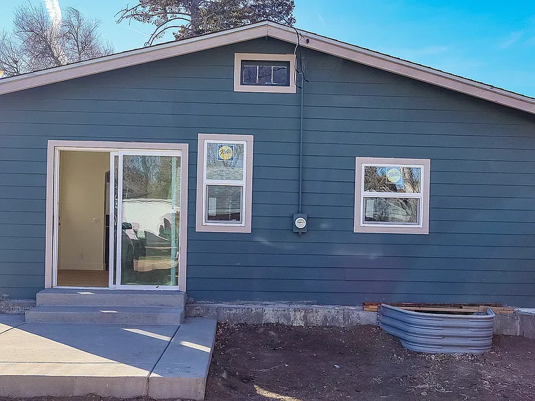 4312 Benton St — Photo 3