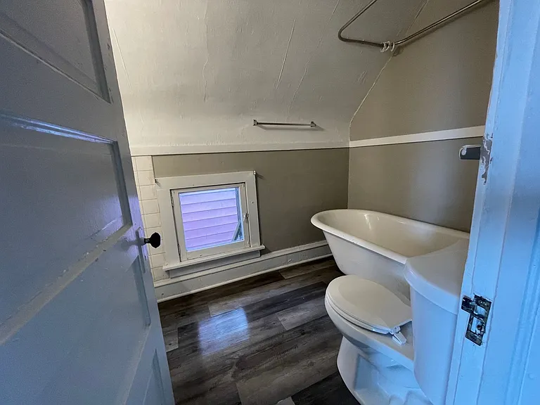 2563 N 53rd St (Duplex) — Photo 4